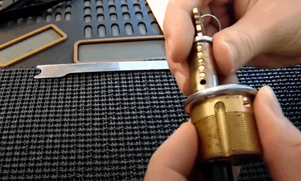 Remove the cylinder plug